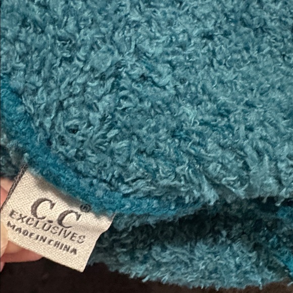 C.C Womens  Vibrant Blue Knit Hat - Picture 3 of 4